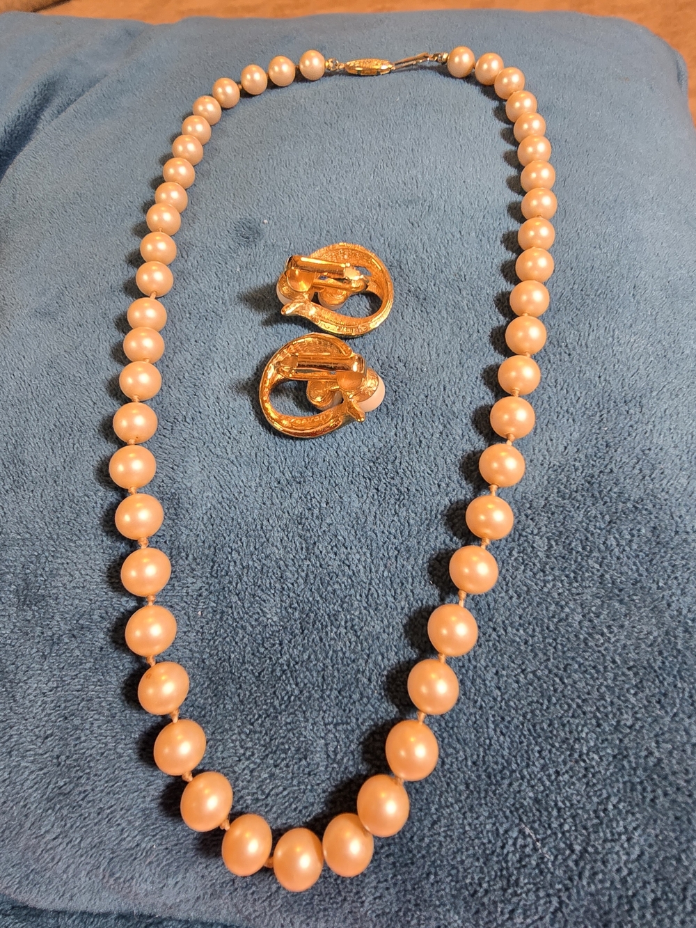 Classic Pink Pearl Necklace 18"with Avon 1" Gold Clip-On Earrings